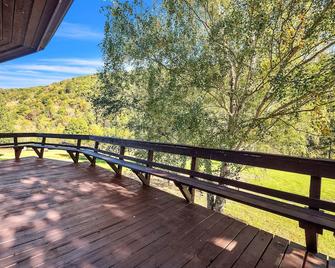 Bear Paw Cottage- 12 mins to Seneca Rocks cottage - Seneca Rocks - Balcony