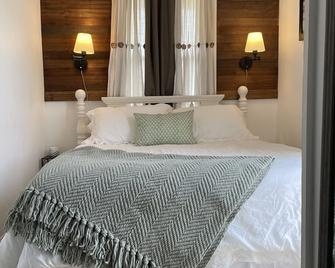 1800's Renovated Little Buckle Tiny Home in Heart of Bell Buckle - Bell Buckle - Habitación