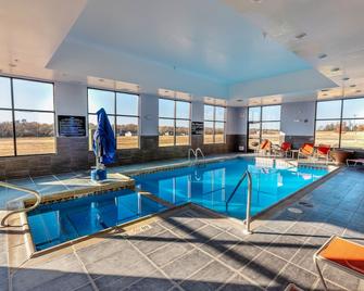 Quality Inn - Pratt - Pratt - Bazén
