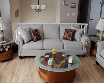 On The Wine Trail Near Giant City & Shawnee Forest! Wi-Fi - Makanda - Living room