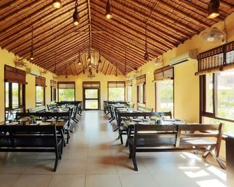 Dewdrop Mango Bloom Resort - Garjia - Ristorante