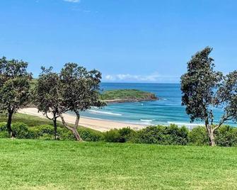 Rockpool Escape - A Coastal Refresh near the Marina - Shellharbour - Beach