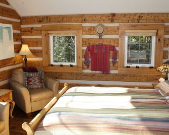 Riverside Meadows Cabins - South Fork - Slaapkamer