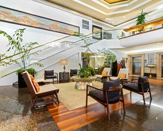 Luana Waikiki Hotel & Suites - Honolulu - Lobby