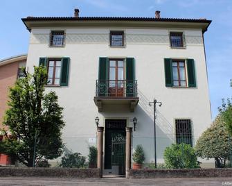 La Sosta Fuori Stazione - Brescello - Building