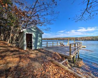 Riverfront Coastal Escape with Deep Water Dock! - Wiscasset - Balcony