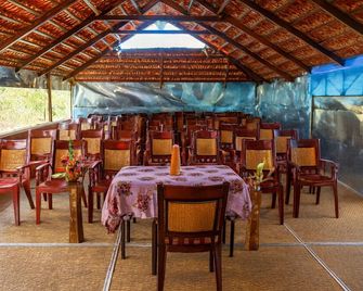 HolidayZ by Stayz Royale in Yercaud - Misty Woody Stay - Yercaud - Restaurante