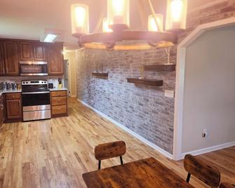 Discover Albertville charm, quick ride to Sand Mountain & Lake Guntersville ! - Альбертвілл - Кухня