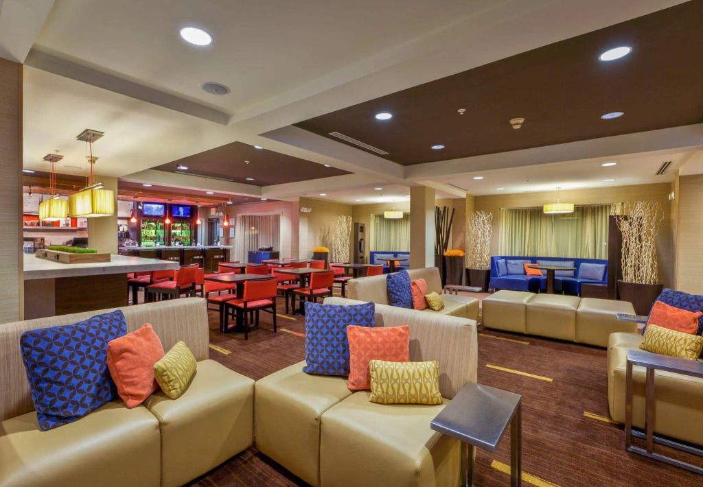 Courtyard by Marriott Baton Rouge South - באטון רוז' - טרקלין