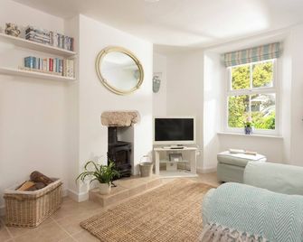 Pebble Cottage - Penzance - Living room
