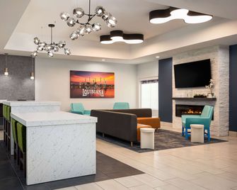 La Quinta Inn & Suites by Wyndham Gonzales LA - Gonzales - Lobby