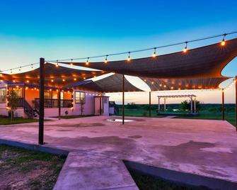 Ranch house price is for house only brSpecial pricing for parties & events - Cedar Creek - Building