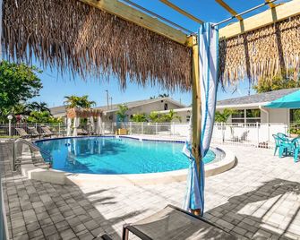 Latitude 26 Waterfront Boutique Resort - Fort Myers Beach - פורט מאיירס ביץ' - בריכה