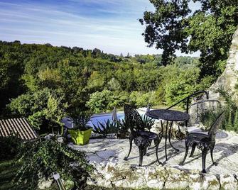 L'antre des Bastides - Charming gîte 4/5 pers - Heated pool & private spa - Parranquet - Patio