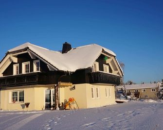 Fantastic Apartment in Frauenwald near Forest - Ilmenau - Gebäude