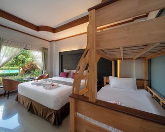 Blue Carina Hotel Phuket - Wichit