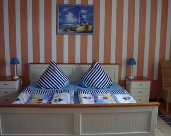 Rental of 2 cozy and stylish apartments - Ralswiek - Schlafzimmer