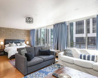 A Stylish Loft near little Italy in Downtown San Diego - San Diego - Wohnzimmer