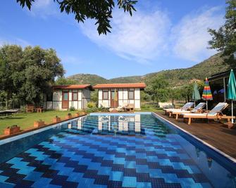 Bal Badem Bungalov - Mesudiye - Pool
