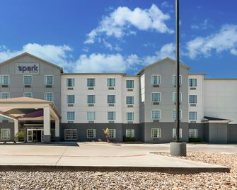 Spark by Hilton Selma - Selma - Gebäude