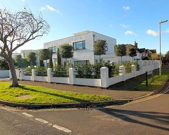 Milvil - Lee-on-the-Solent - Gebäude