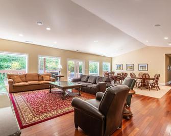 Spectacular Golf Group Vacation Rental at Bandon Dunes Golf Resort - Bandon - Lounge