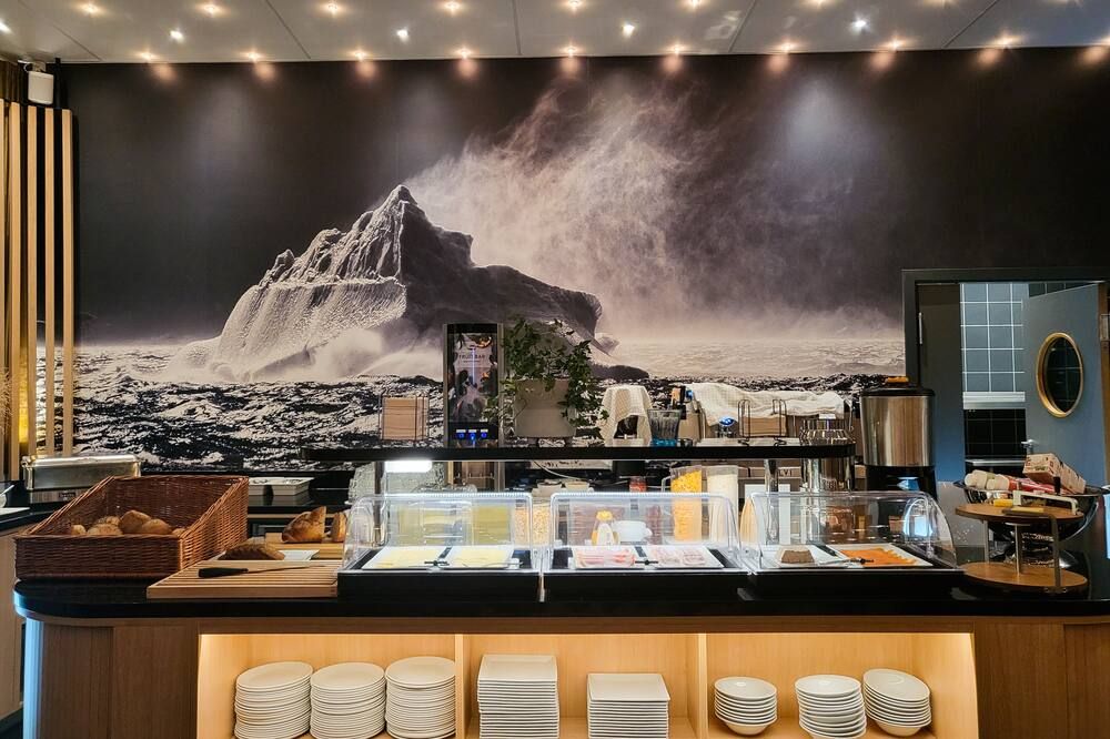 Buffet view of Hhe Express