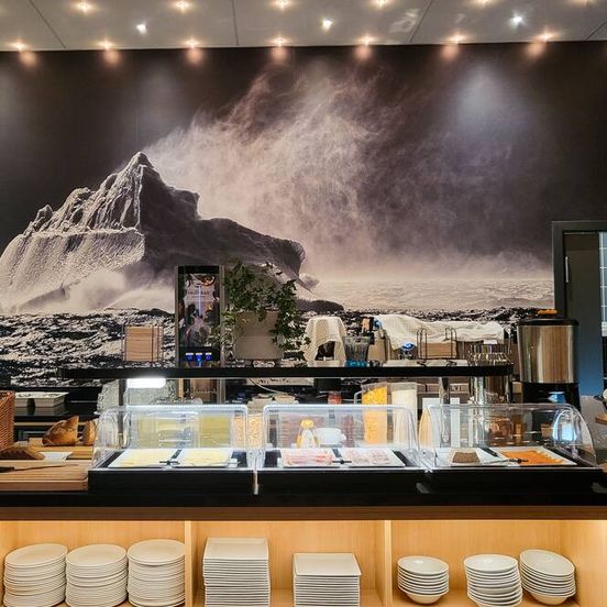 Buffet view of Hhe Express