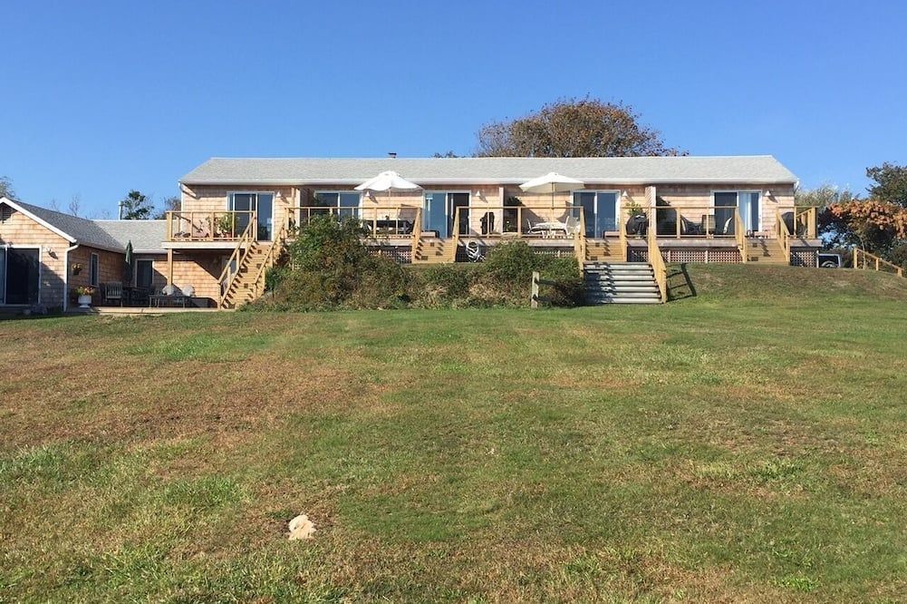 Oceanview Chic Alcove Studio, walk to Town/Beach Pass - Montauk - Building