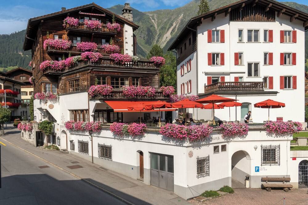 Hotel Chesa Grischuna - Klosters-Serneus - Budova