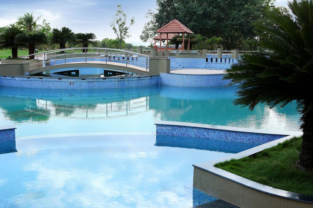 Eagleton The Golf Resort - באנגאלור - בריכה