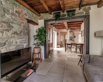 Ama'ca Dulza - By Myhomeincomo - Laglio - Living room