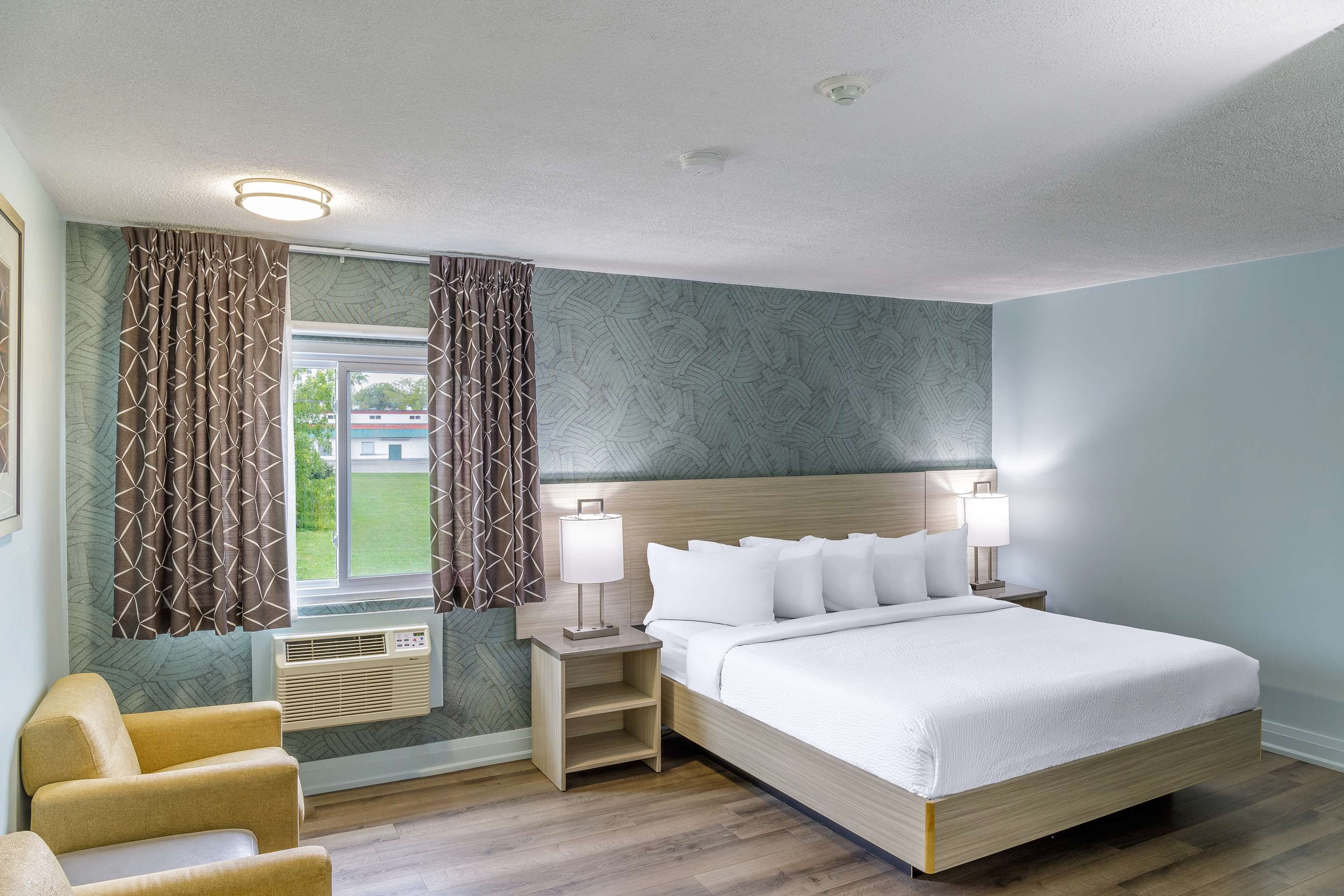 Bedroom view of Mamma's Inn