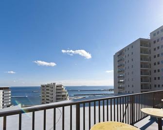 Atami Onsen Hotel Kanichi - Atami - Balcony