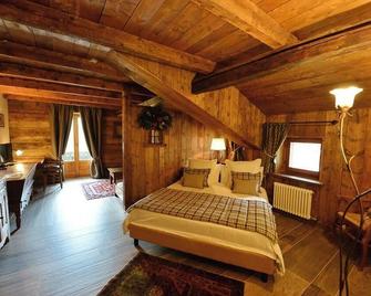 La Madonnina Del Gran Paradiso Wellness Hotel - Cogne - Slaapkamer