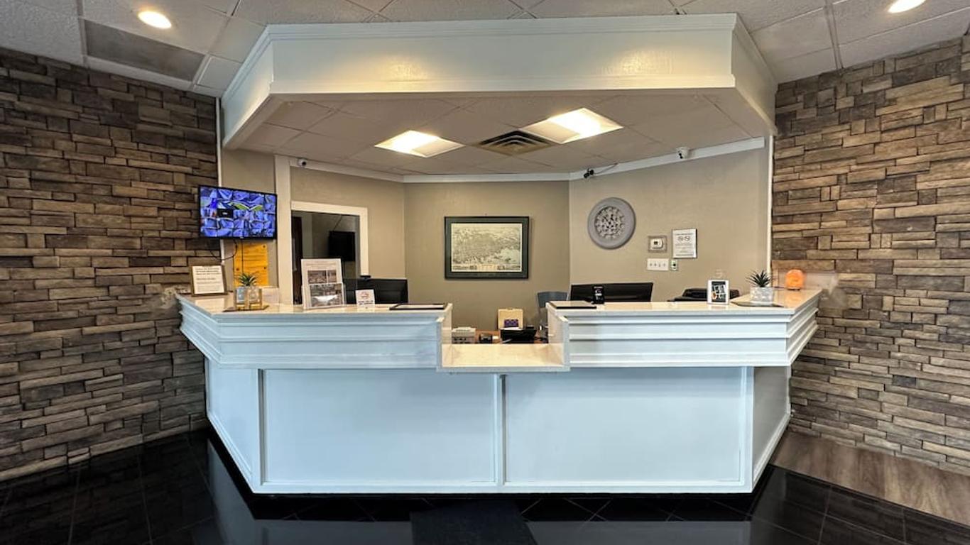 Whalers Inn and Suites