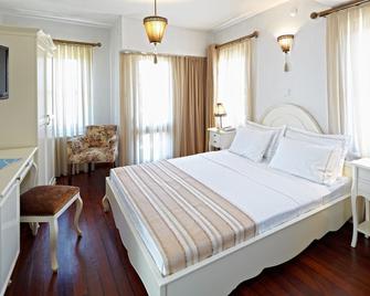 Ferahi Evler Hotel - Ayvalik - Bedroom