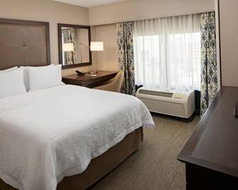 Hampton Inn Louisville Downtown - Louisville - Bedroom
