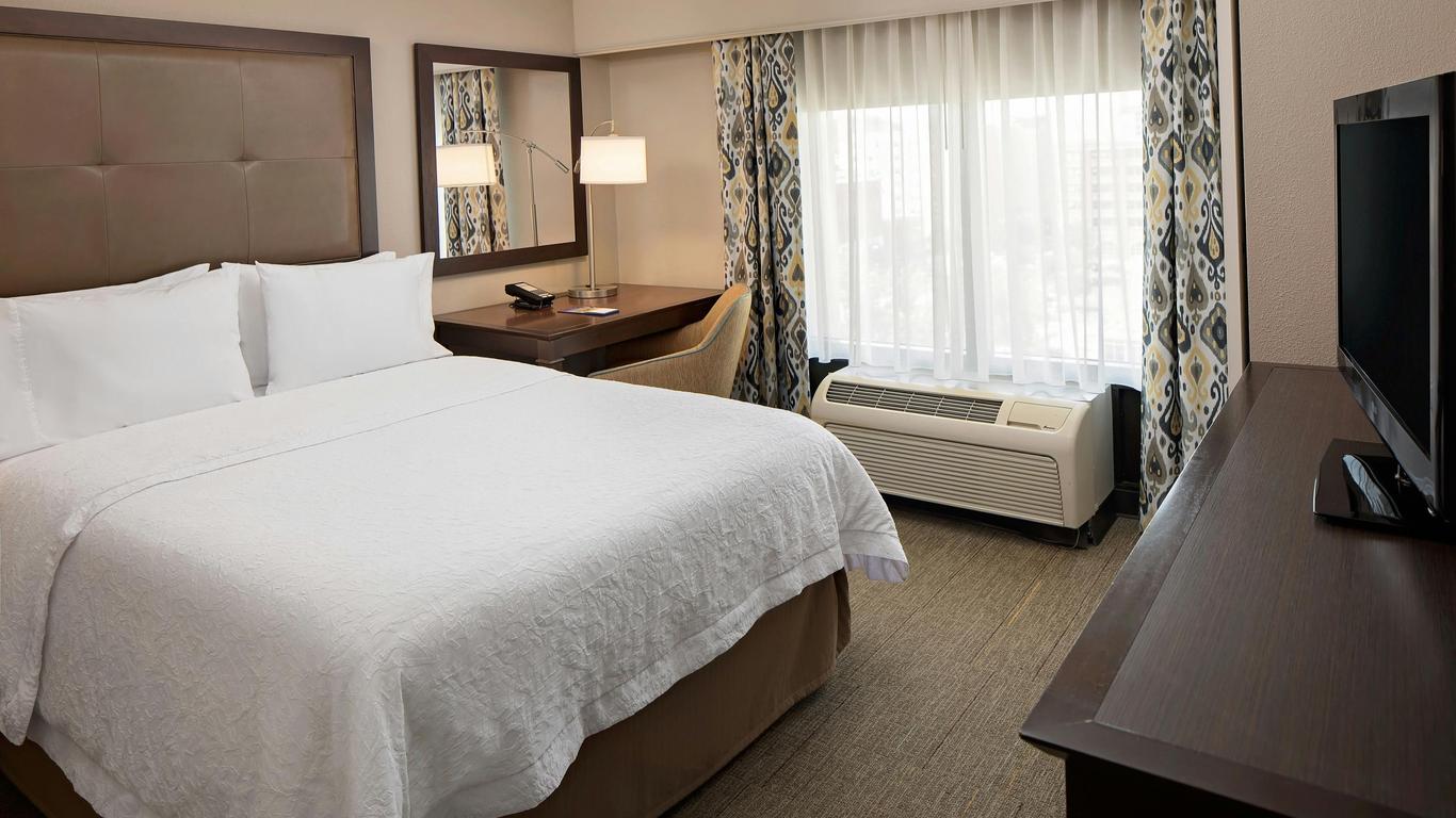 Hampton Inn Louisville Downtown