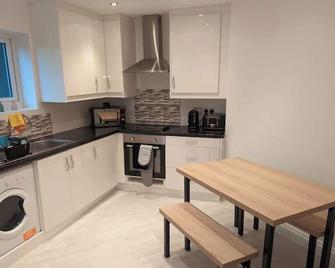 Flat with great transport links - Welling - Kitchen