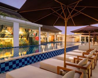 Montigo Resorts Seminyak - Kuta - Pool