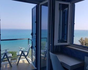 Hotel Tourist - Cefalù - Balkon