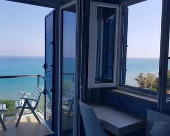 Hotel Tourist - Cefalù - Ban công