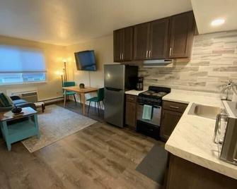 Twin Oaks Extended Stay Studio - 2817 Apt 7 - Siracusa - Cocina
