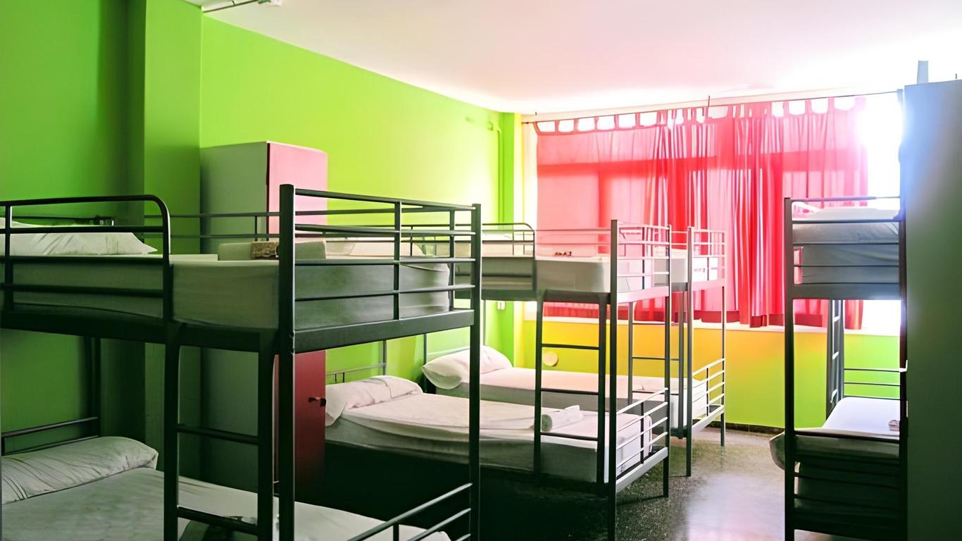يلو نيست هوستل بارسيلونا