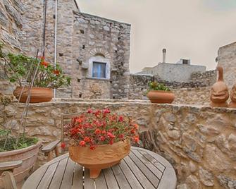 Medieval Castle - Mesta - Patio