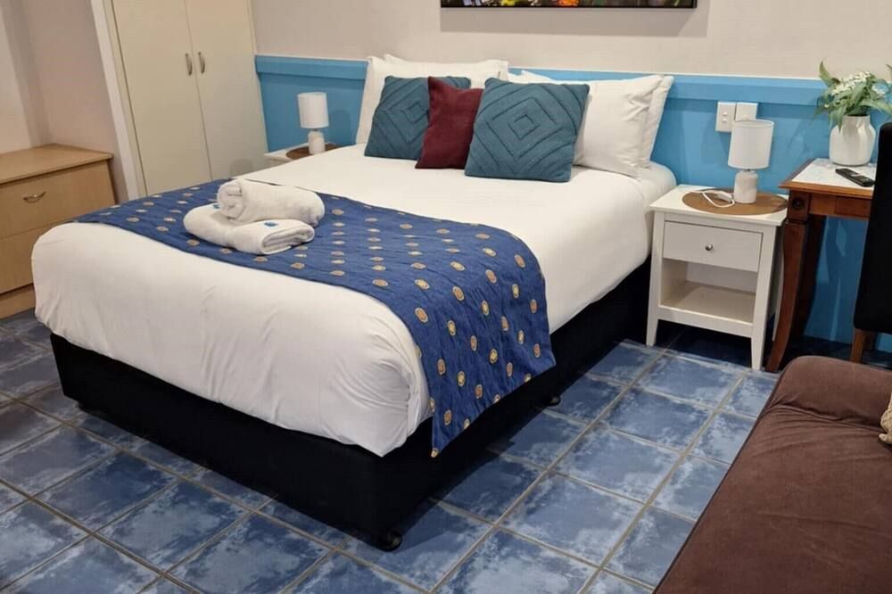 Central Studio Accommodation - Gladstone - Bedroom