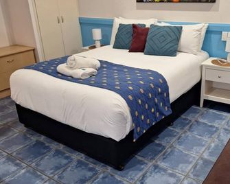 Central Studio Accommodation - Gladstone - Bedroom