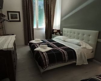 Villa Giove alla stazione - Prato - Prato