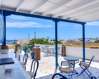 Onar Rooms & Studios - Perissa - Balkon